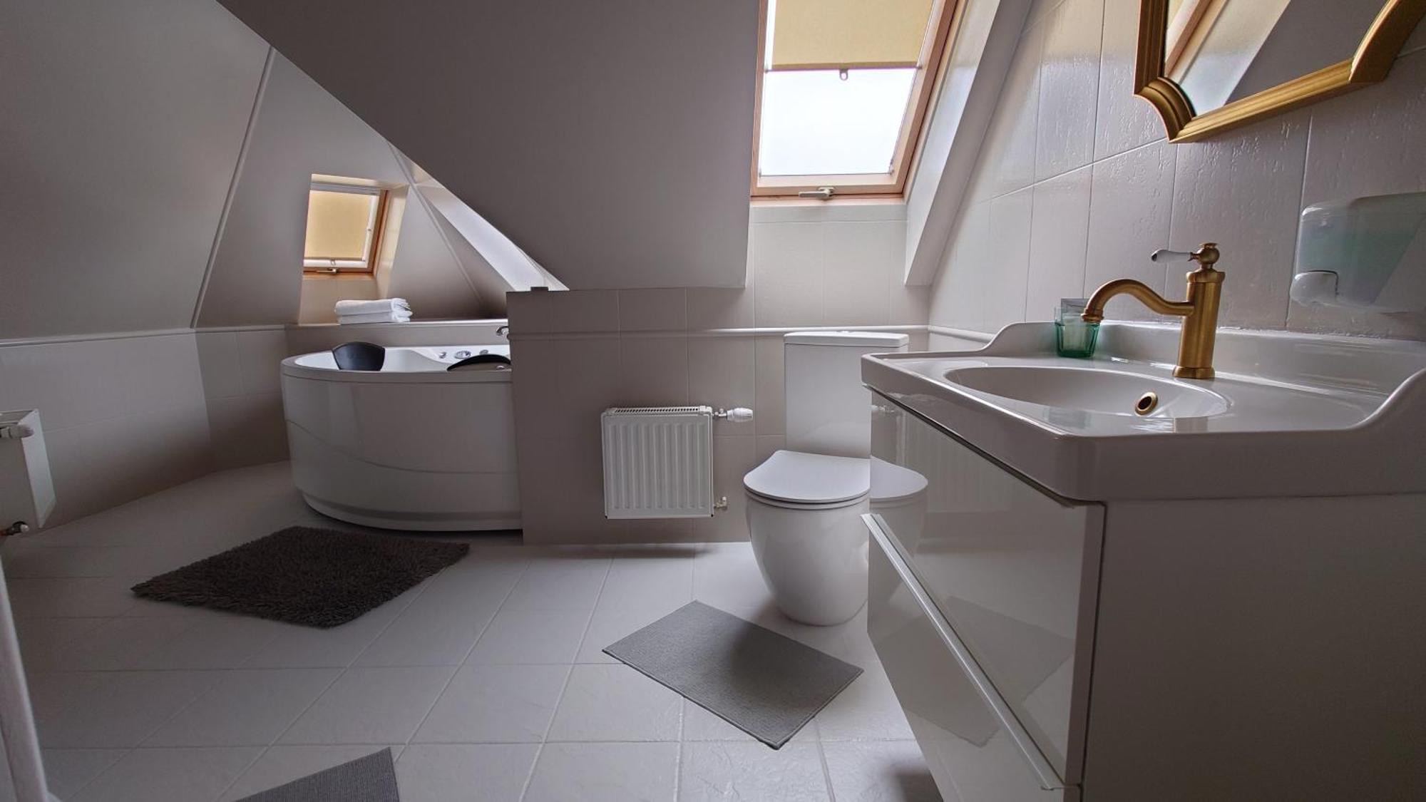 Guesthouse Cetri Veji Turkalne Zewnętrze zdjęcie